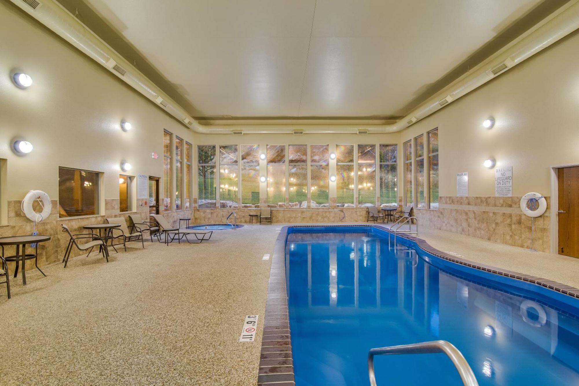 Holiday Inn Express & Suites Custer-Mt Rushmore Esterno foto